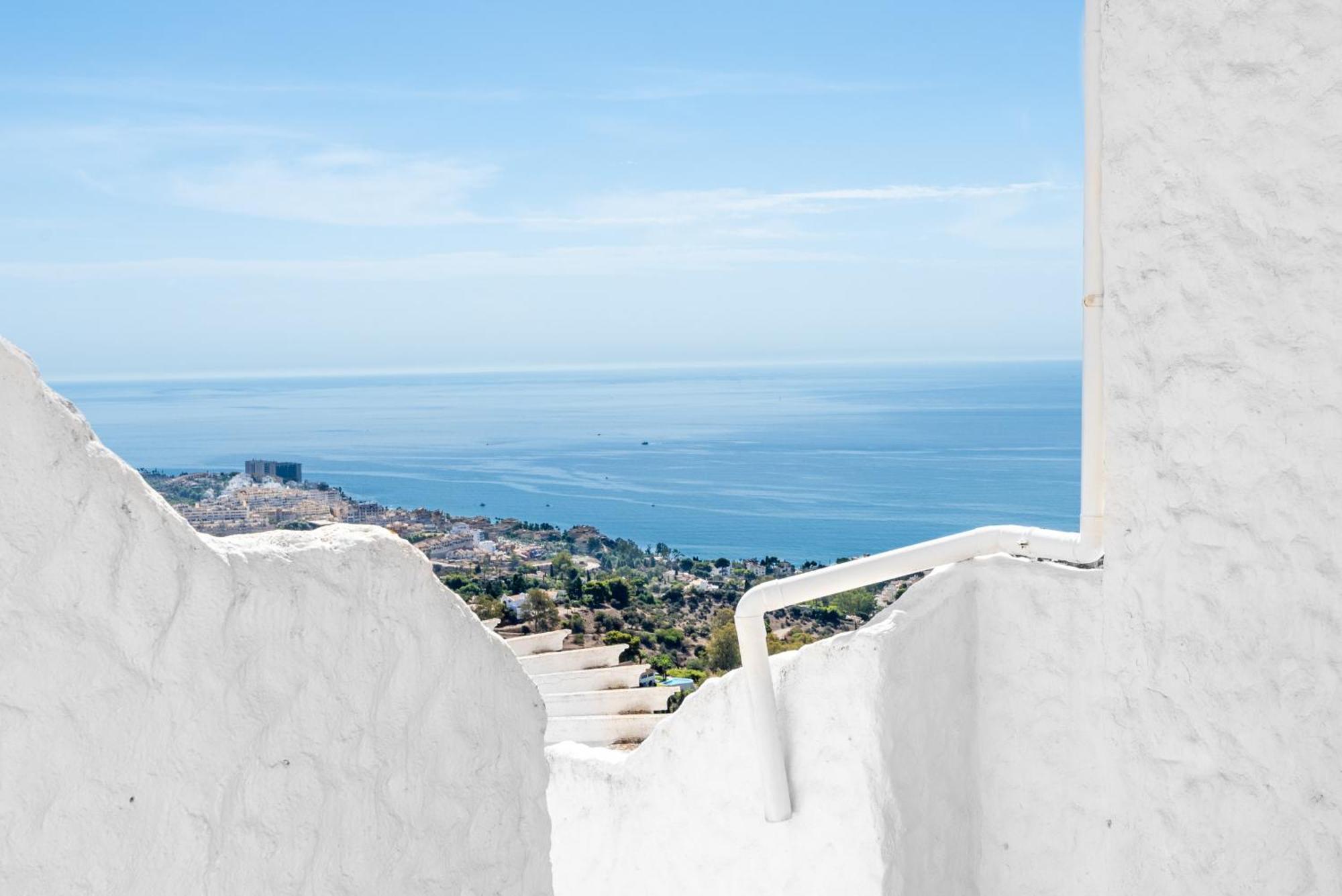 Tio Charles 3 Bedroom Townhouse With Sea View *